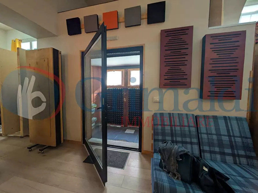 Immagine 5 di Magazzino in vendita  in Via del Testaio a Livorno