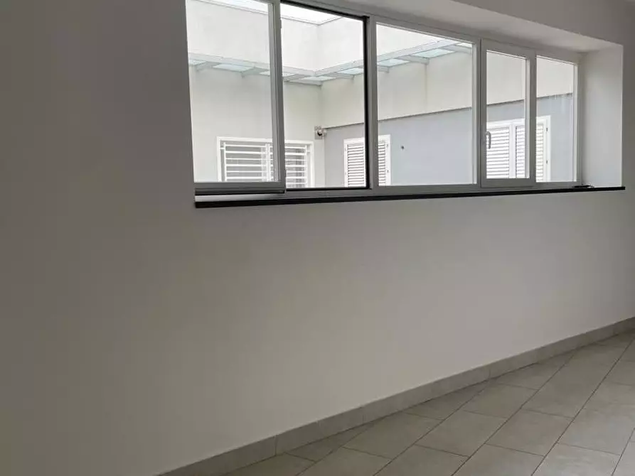 Immagine 6 di Ufficio in vendita  in Via nazionale appia a Curti