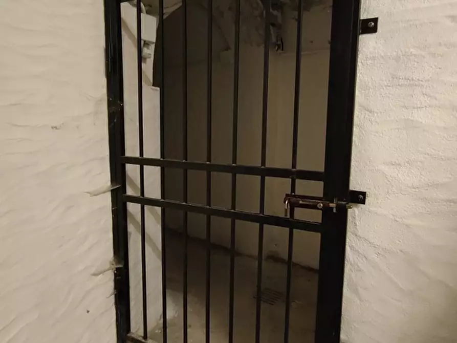 Immagine 2 di Magazzino in affitto  in Via Cima, 8 a Iglesias