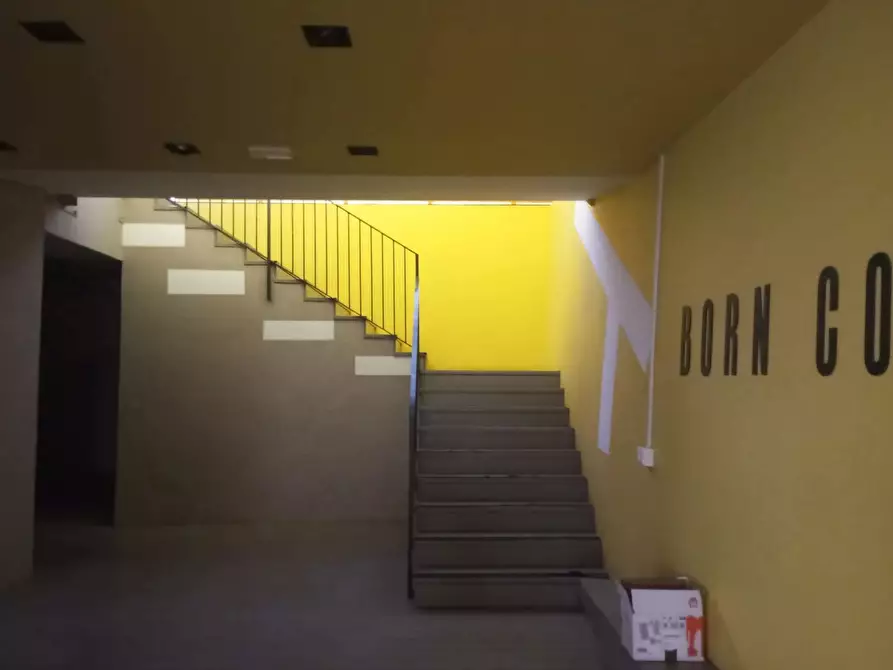 Immagine 11 di Negozio in affitto  in Via CAVOUR a Firenze