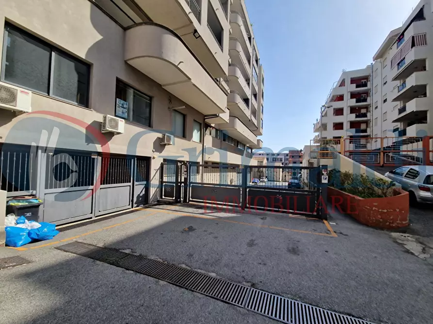 Immagine 5 di Negozio in vendita  in Via Adolfo Celi, 185 a Messina