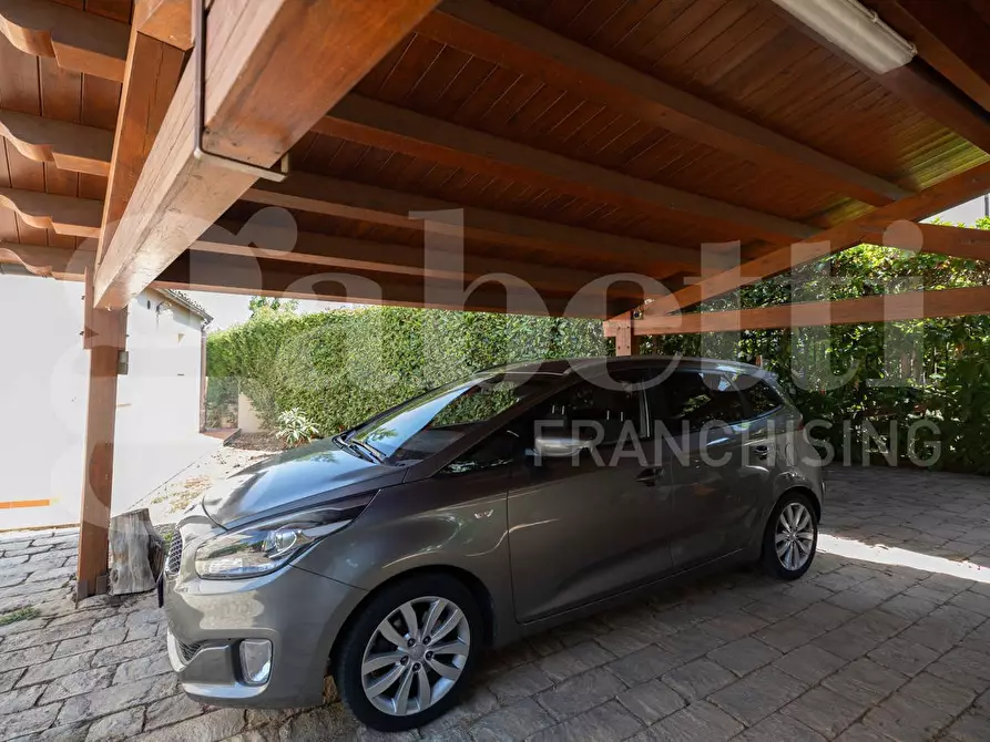 Immagine 42 di Villa in vendita  in Via Livatino, 18 a Ragusa