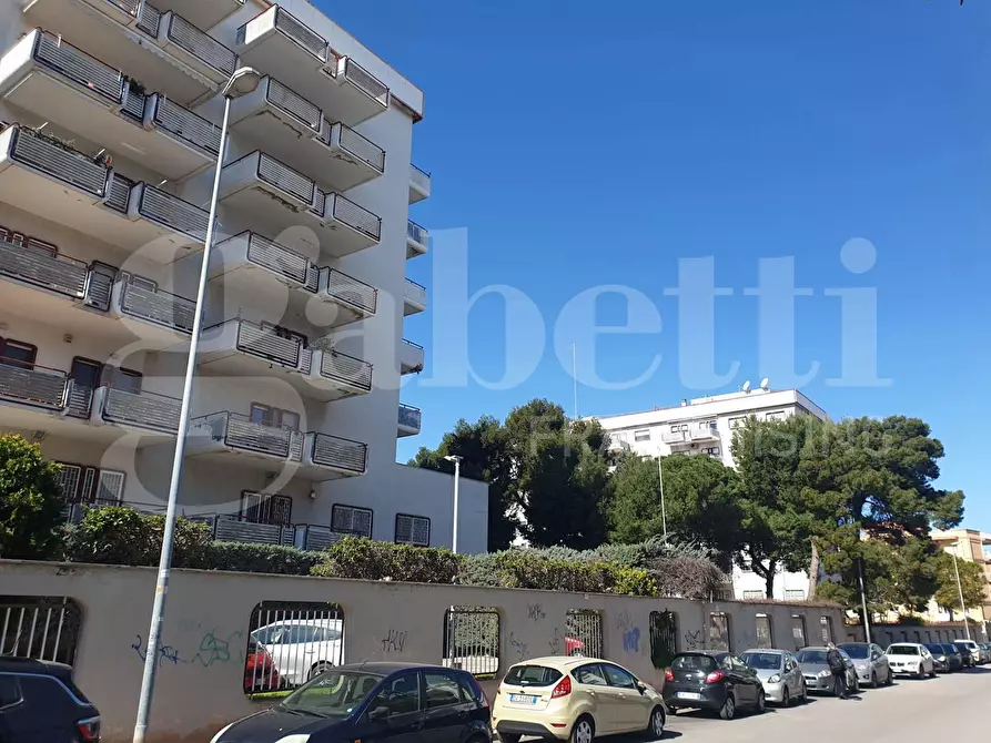Immagine 42 di Appartamento in vendita  in Via R. SCHUMAN, 15 a Bari