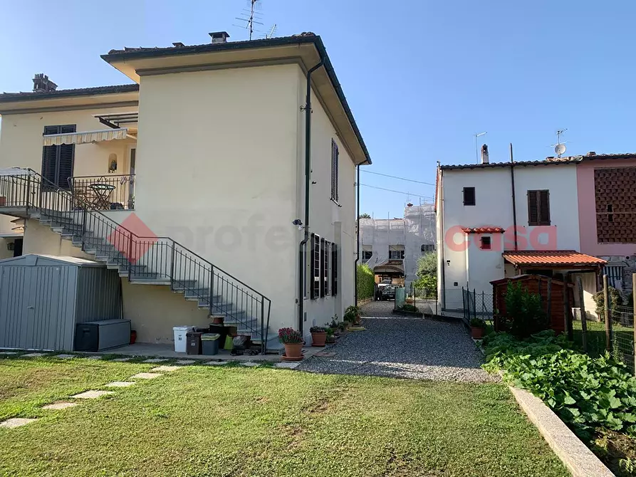 Immagine 2 di Casa bifamiliare in vendita  in Via di boboli, 12 a Lucca