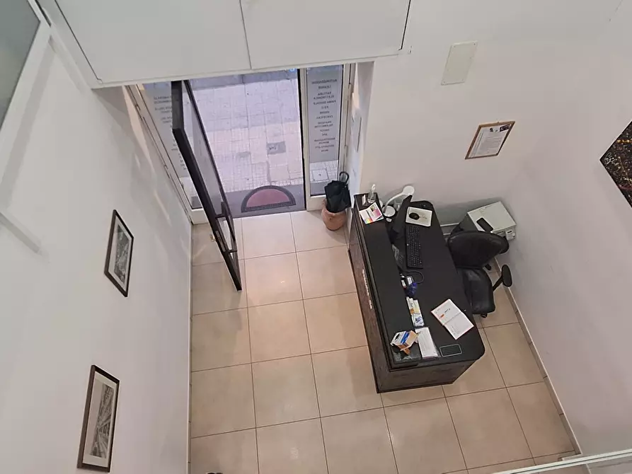 Immagine 6 di Negozio in affitto  in Via Natoli, 18 a Messina