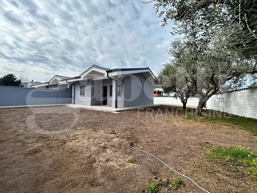 Immagine 3 di Casa trifamiliare in vendita  in Via stura, snc a Ardea