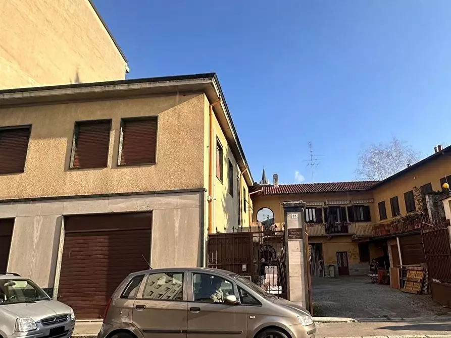 Immagine 1 di Palazzo in vendita  in Via DE GASPERI a Legnano