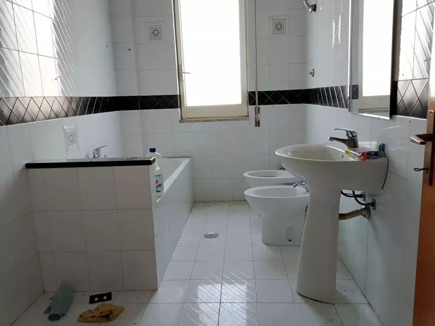 Immagine 17 di Casa indipendente in vendita  in Via Trento a Mondragone