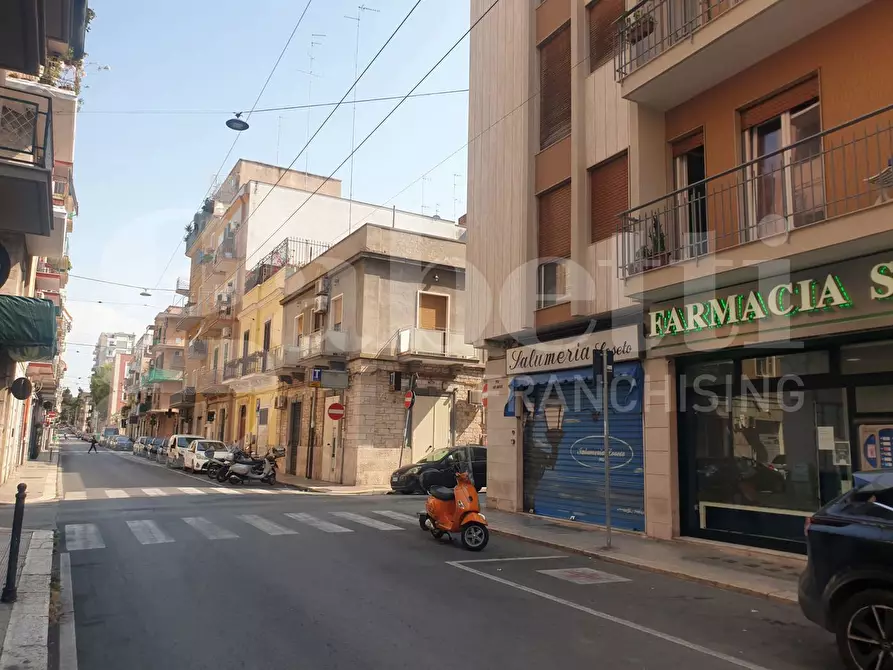 Immagine 6 di Negozio in vendita  in Via DEI MILLE, 131 a Bari