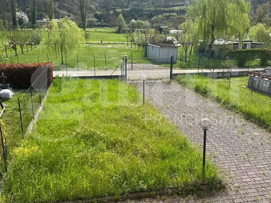 Immagine 5 di Casa bifamiliare in vendita  in Via SS4bis, 74 a Rieti