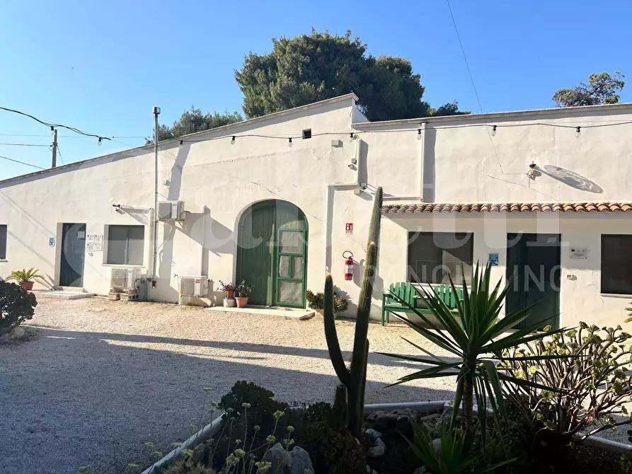 Immagine 4 di Ufficio in vendita  in Via ALBERTO SORDI, 4600 a Taranto