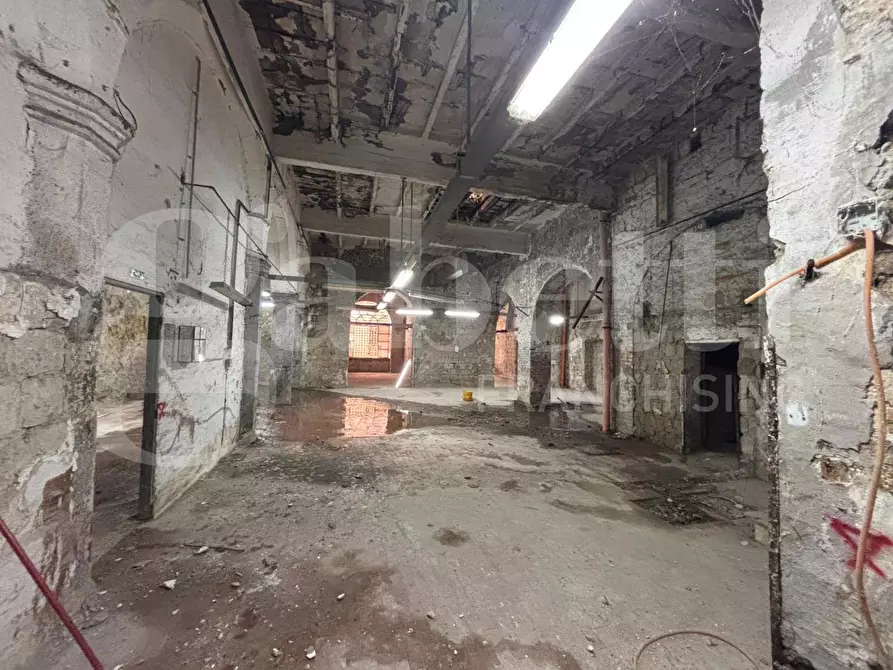 Immagine 12 di Attività commerciale in vendita  in Via sant'arcangelo a baiano, 59 a Napoli