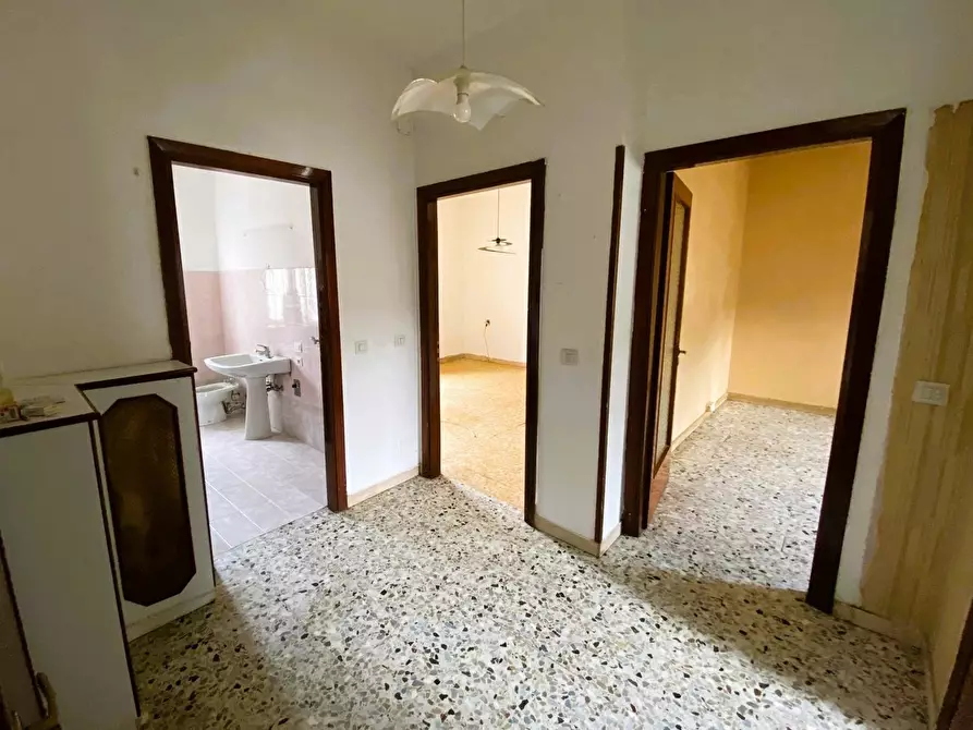 Immagine 12 di Appartamento in vendita  in Via giacomo leopardi, 17 a Legnano