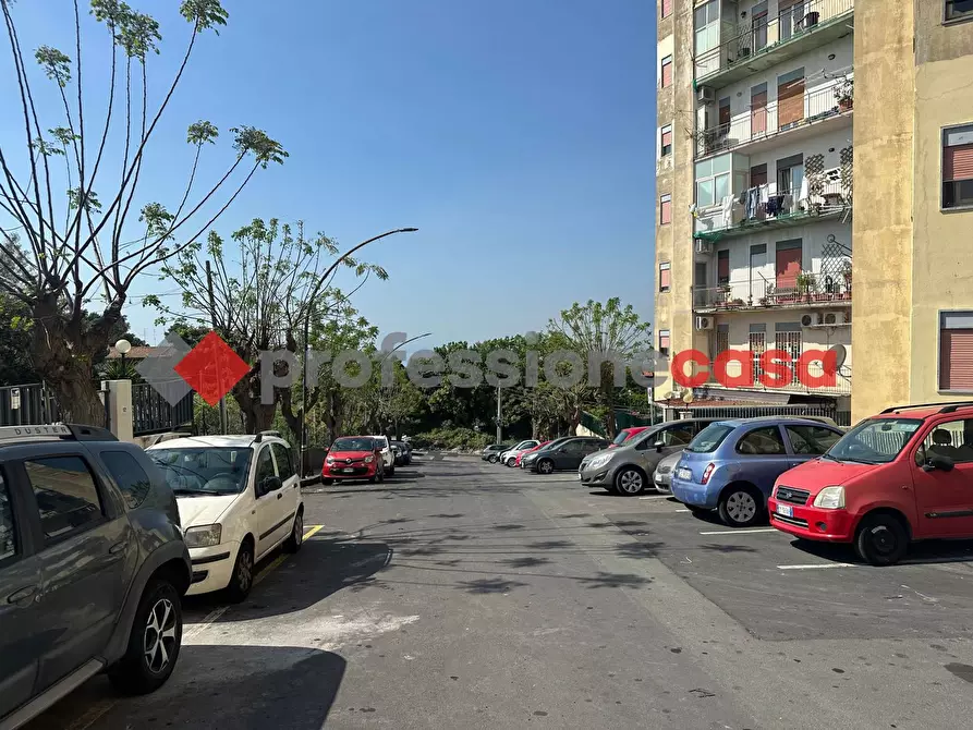 Immagine 30 di Appartamento in vendita  in Via Nizzeti a Aci Castello