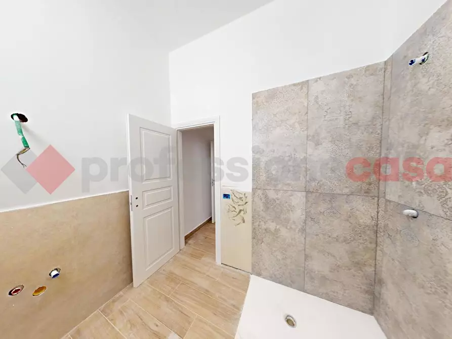 Immagine 10 di Appartamento in vendita  in Via dei Castiglioni a Roma