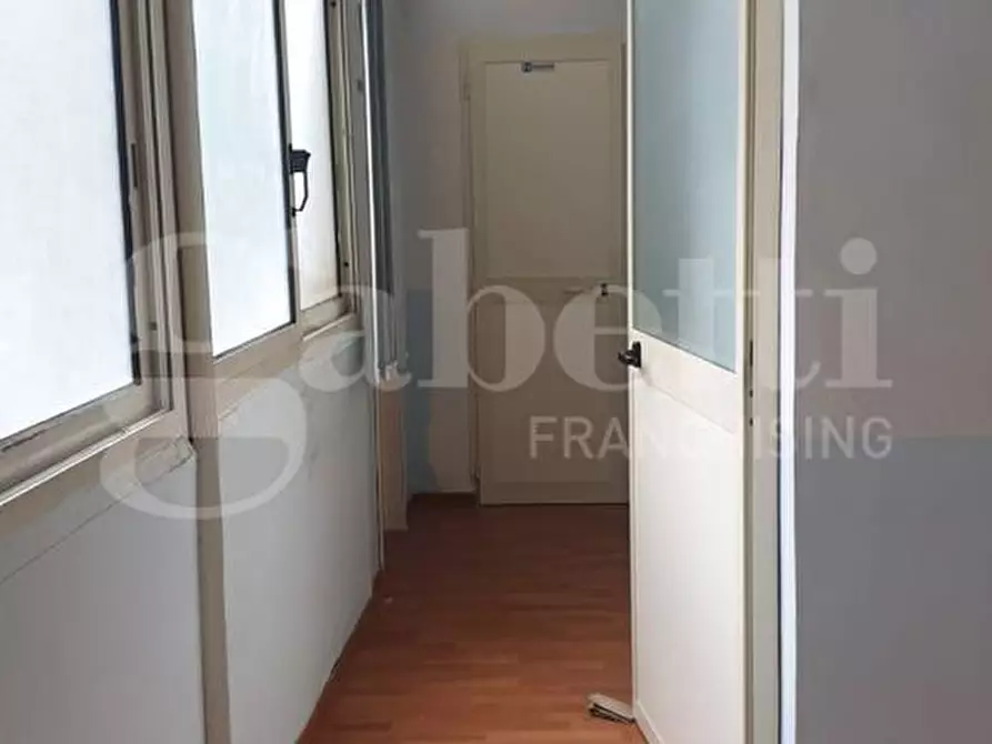 Immagine 5 di Ufficio in vendita  in Via dei Mille, 19 a Torre Annunziata