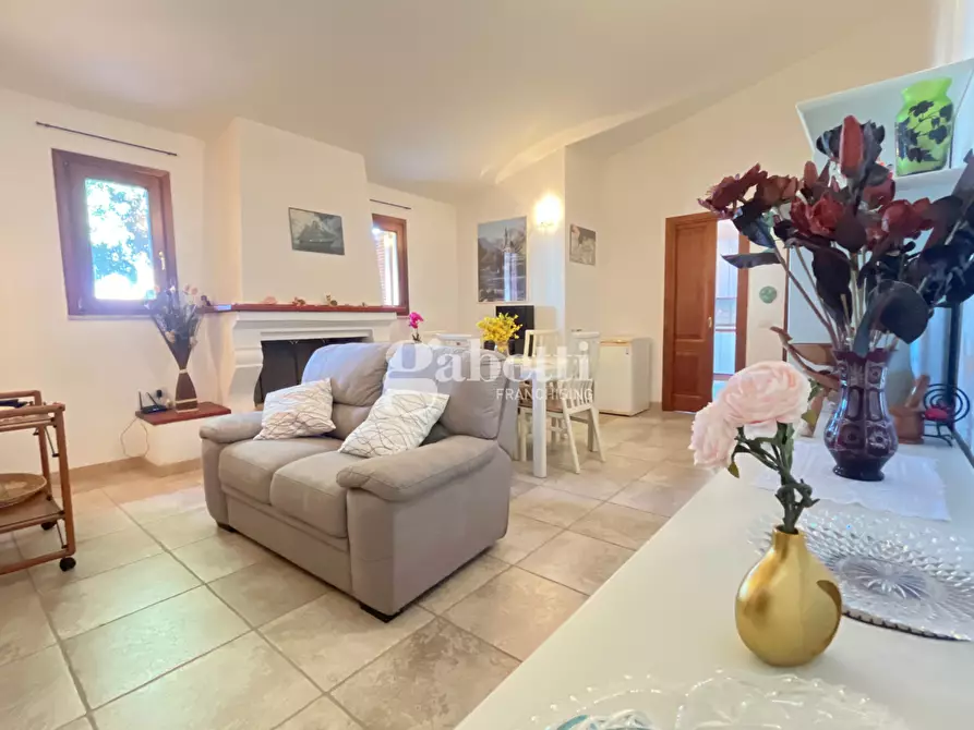 Immagine 10 di Villa in vendita  in Via Diomede, 13 a Budoni