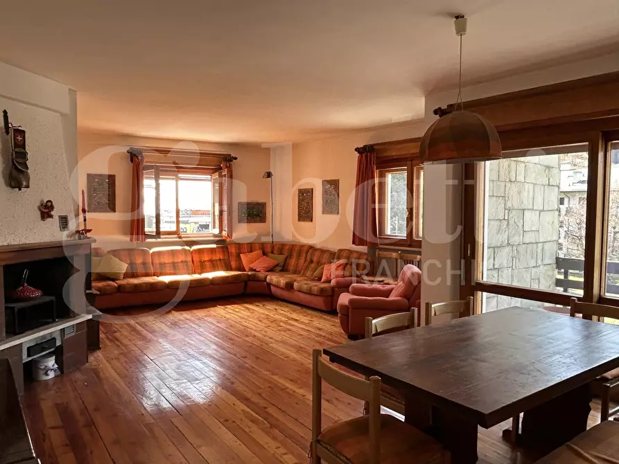 Immagine 12 di Appartamento in vendita  in Via Corno D'Aola, 5 a Ponte Di Legno