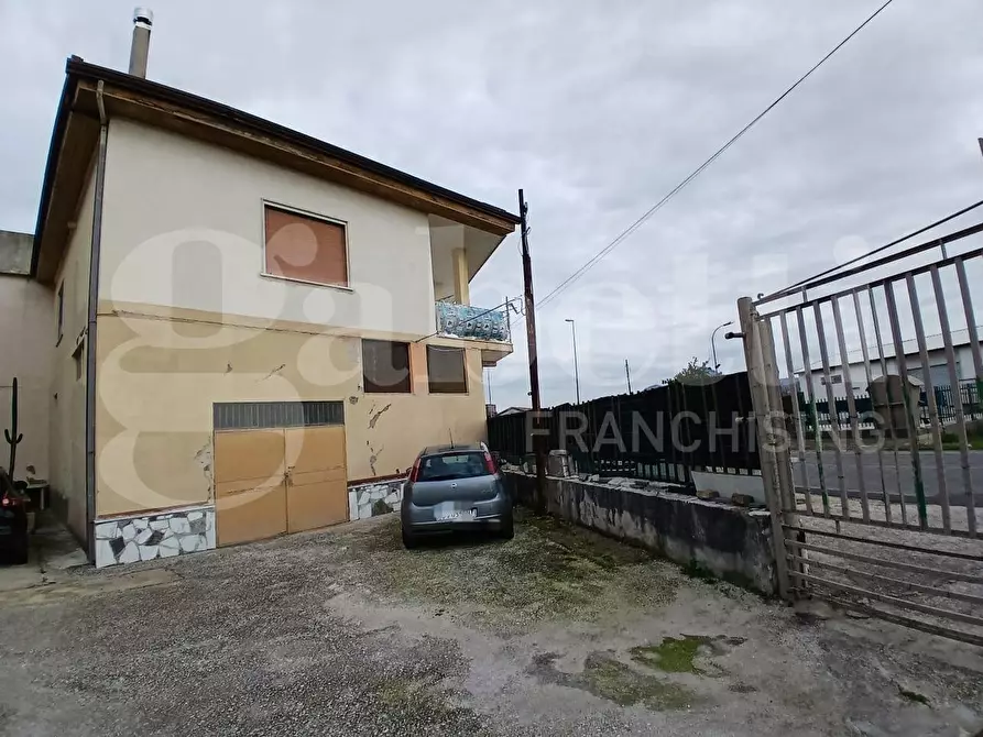 Immagine 14 di Casa indipendente in vendita  in Via Santa Maria La Fossa a Capua