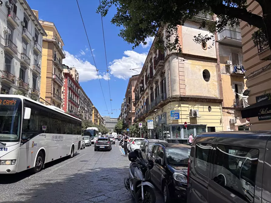 Immagine 16 di Negozio in affitto  in Corso G. Garibaldi a Napoli