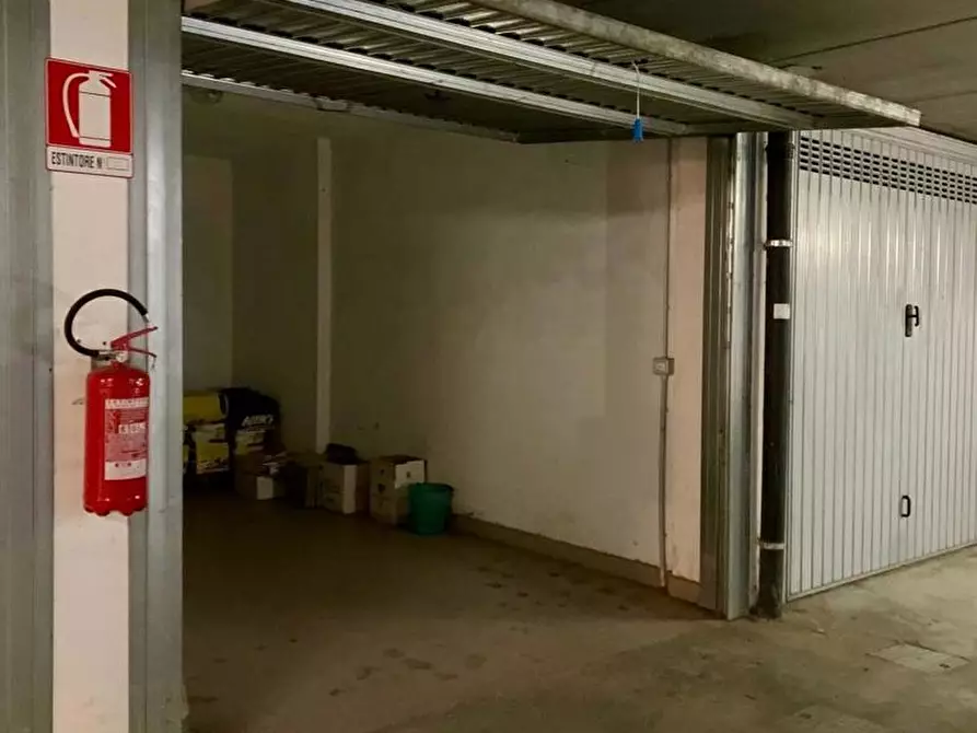 Immagine 3 di Box auto in vendita  in Via Giovanni Boccaccio a Rivalta Di Torino