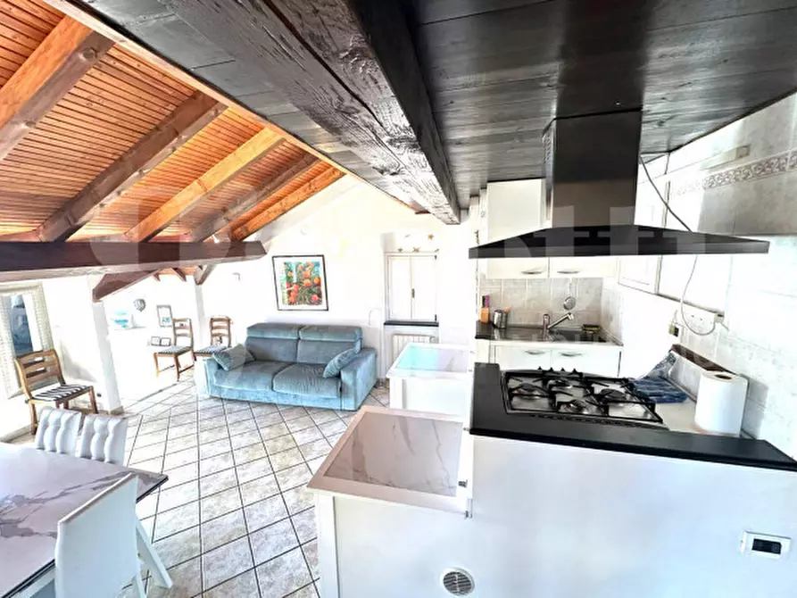 Immagine 15 di Appartamento in vendita  in Via Pertica a Finale Ligure