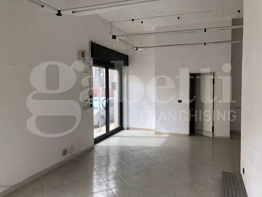 Immagine 4 di Negozio in vendita  in Via Fiume, 17 a Nardo'