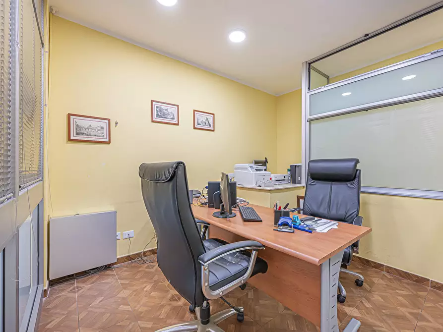 Immagine 1 di Negozio in vendita  in Via Valle Stura, 2 a Roma