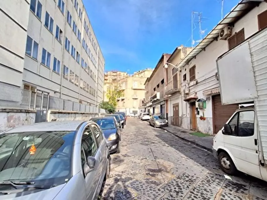 Immagine 4 di Negozio in affitto  in Via Andrea Cantelmo a Napoli