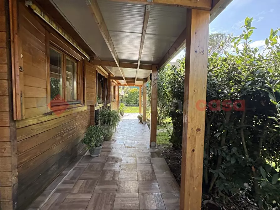 Immagine 3 di Villa in vendita  in Via PONTINA, 82 a Terracina