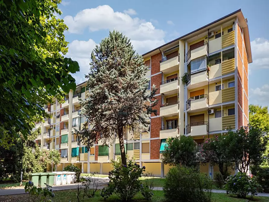 Immagine 29 di Appartamento in vendita  in Viale CA' GRANDA, 44 a Milano