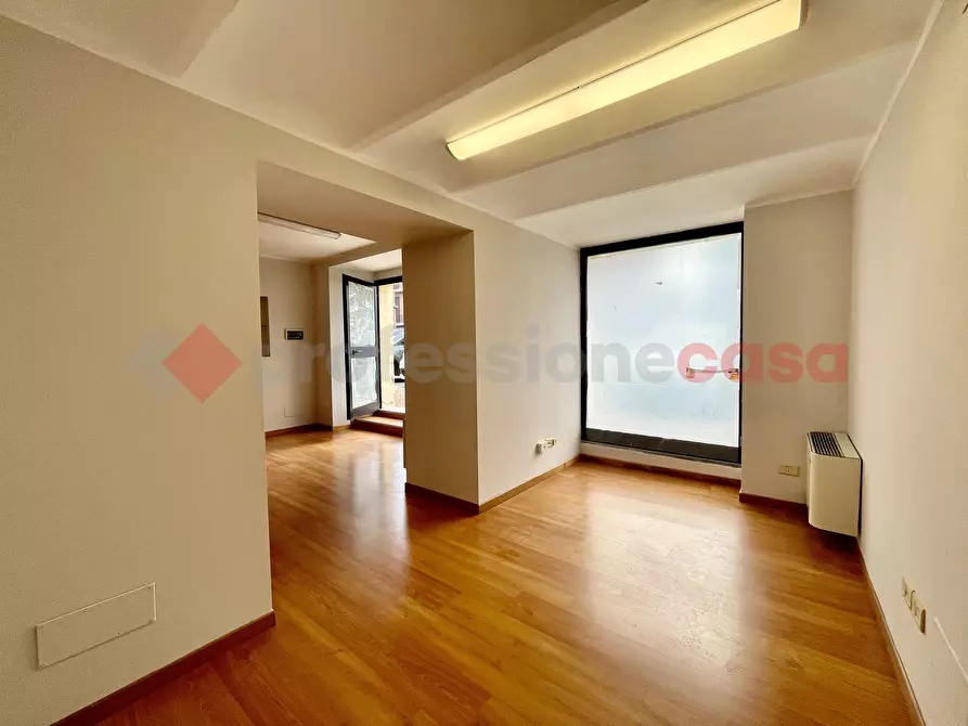 Immagine 2 di Negozio in affitto  in Piazza Filippo Turati a Perugia