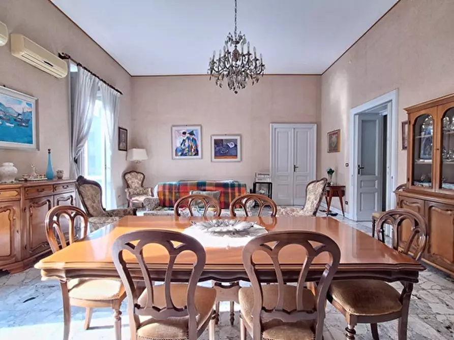 Immagine 13 di Appartamento in vendita  in Corso Umberto I a Napoli