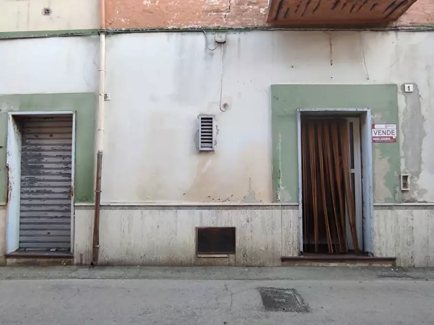 Immagine 12 di Negozio in vendita  in Via DON FELICE CANELLI a San Severo