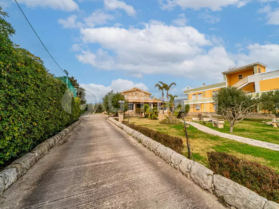 Immagine 9 di Villa in vendita  in Via Sandro Pertini a Avola