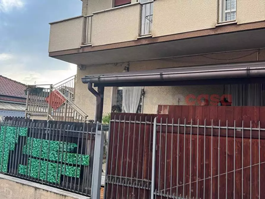 Immagine 1 di Casa indipendente in vendita  in Via MONTE BERTONE, 10 a Pescara