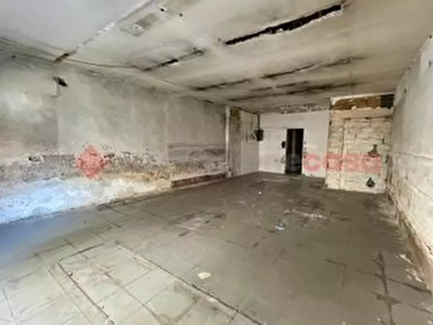 Immagine 8 di Negozio in vendita  in Via PORTA ROMANA, 10 a Terracina