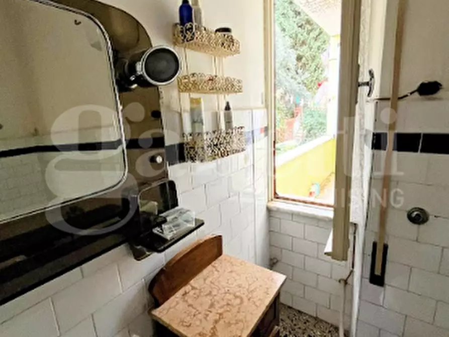 Immagine 28 di Appartamento in vendita  in Via Francesco Bulgarini a Tivoli