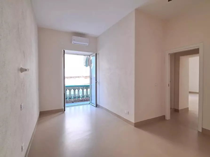 Immagine 9 di Appartamento in vendita  in Vico S. Eframo a Napoli