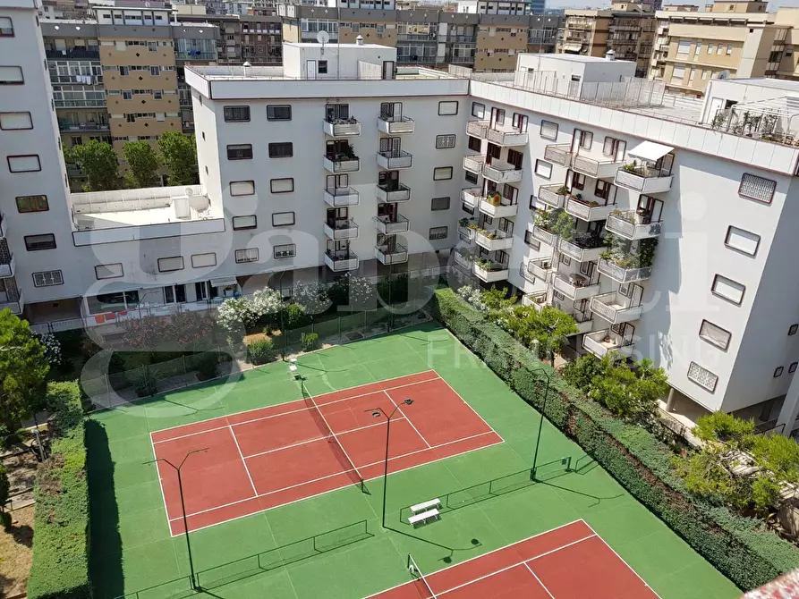 Immagine 32 di Appartamento in vendita  in Via R. SCHUMAN, 15 a Bari