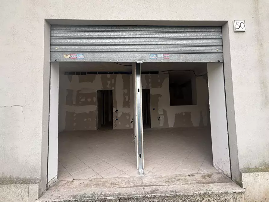 Immagine 4 di Negozio in vendita  in Via Marcello Gallian, 50 a Roma