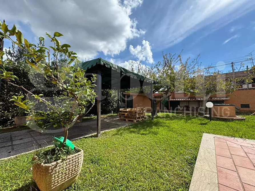 Immagine 9 di Villa in vendita  in Via mare della feconditÃ , 28 a Ardea