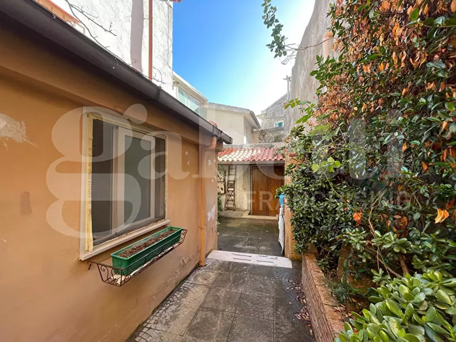 Immagine 24 di Appartamento in vendita  in Piazza S. Conca, 24 a Gaeta