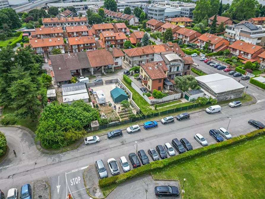 Immagine 9 di Terreno residenziale in vendita  in Via Ghiringhella, 13 a Agrate Brianza