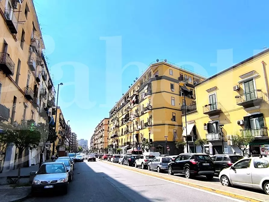 Immagine 1 di Appartamento in vendita  in Via Generale Raffaele Carrascosa a Napoli