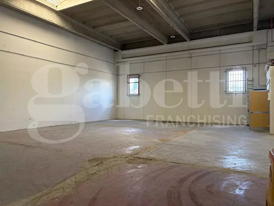 Immagine 2 di Capannone industriale in affitto  in Strada Torre Nuova, 3 a Latina