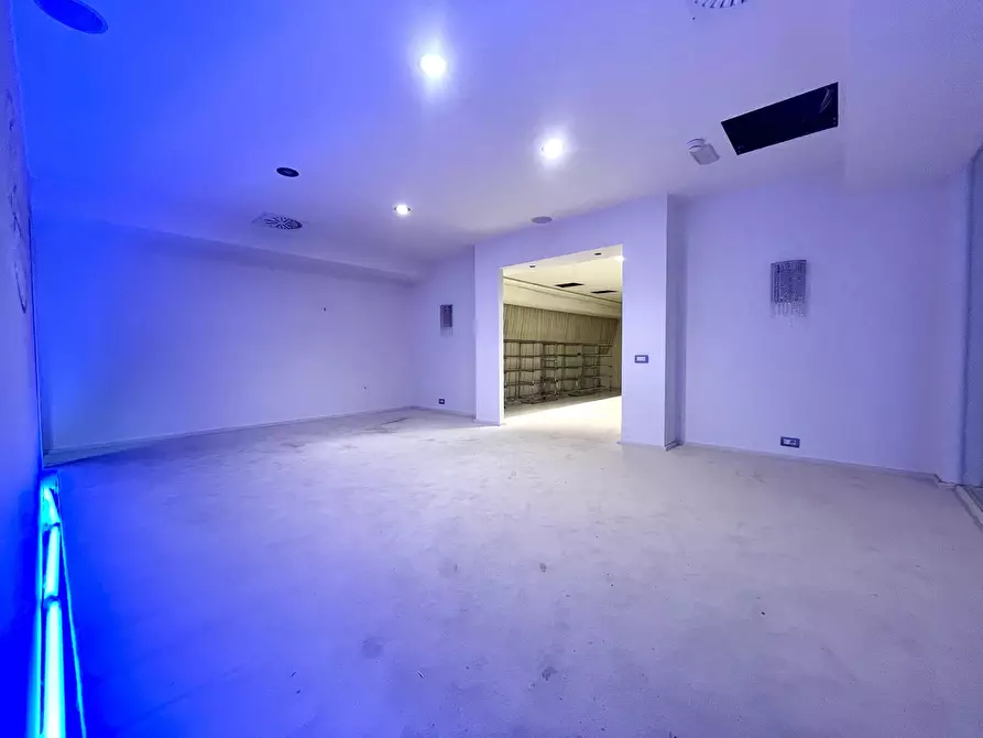 Immagine 10 di Negozio in affitto  in Strada Settevalli, 925 a Perugia