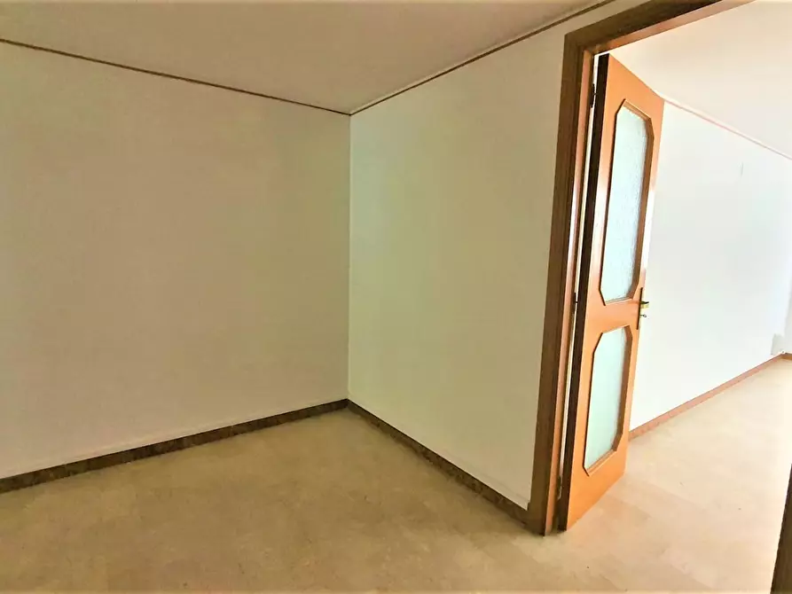 Immagine 12 di Appartamento in vendita  in Corso Alberto Amedeo, 74 a Palermo