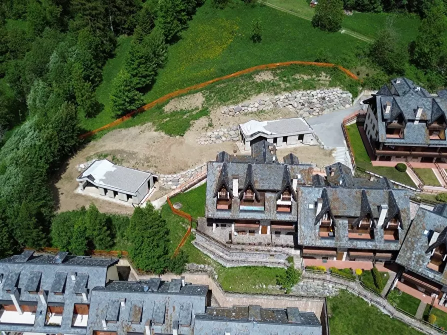 Immagine 9 di Villa in vendita  in Via ALPINI, SNC a Ponte Di Legno