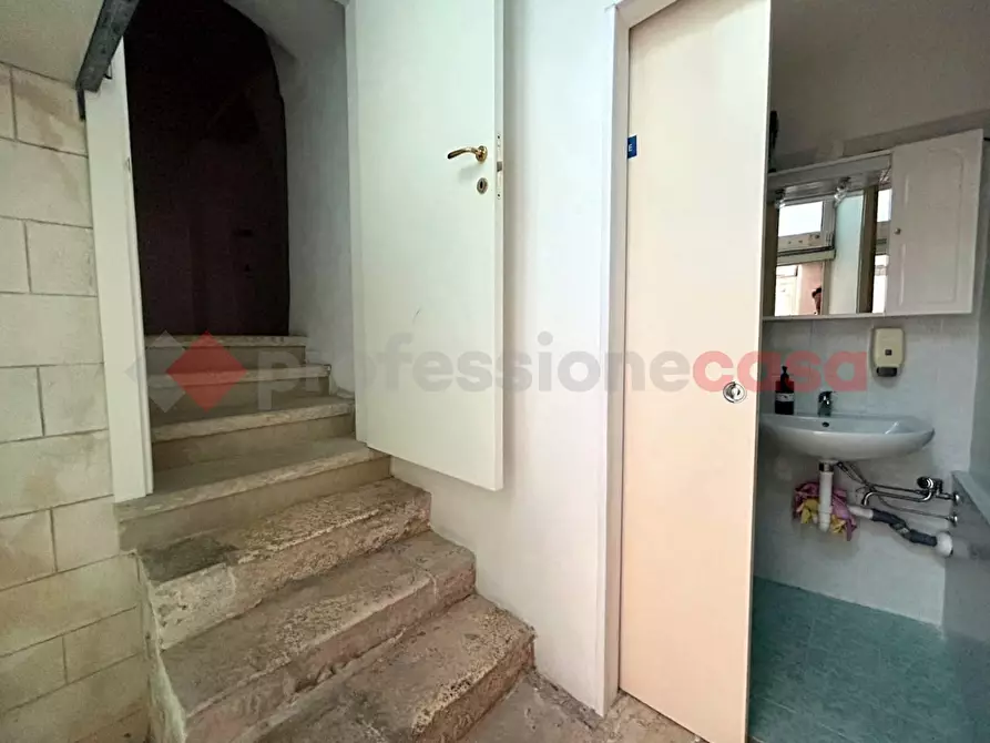 Immagine 7 di Negozio in vendita  in Via estramurale a Putignano
